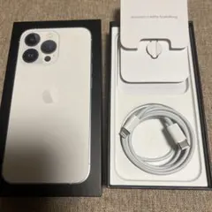 iPhone付属品のみ。