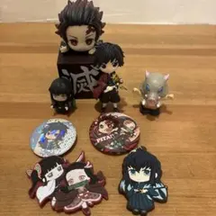 鬼滅の刃 缶バッジ ラバーストラップ ステッカー セット - メルカリ