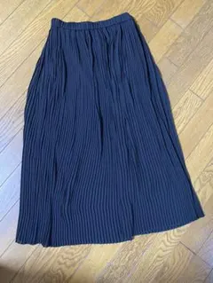 UNIQLO プリーツスカート ブラックのサムネイル