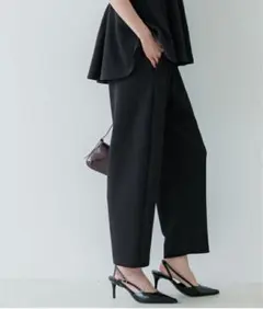 エンボスカーブパンツ M