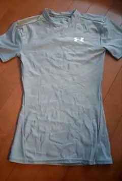 Under Armour SM 半袖グレーTシャツ