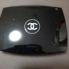 CHANEL ヴィタルミエールエクラコンパクトB10ベージュ　廃盤