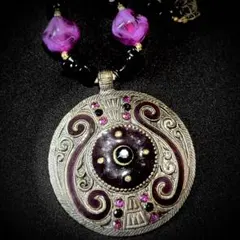 ひ*ろ様 【至極金運特級呪物】邪を祓い富を齎し人生変える紫龍様x黒龍様宿るネック