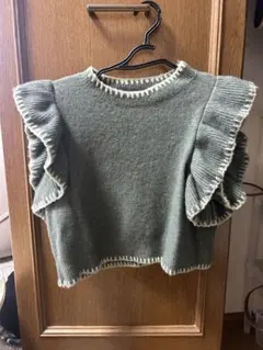 ZARA フリル袖 グリーン ノースリーブニット