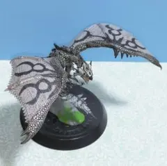 リオレウス希少種　モンスターハンターフィギュア