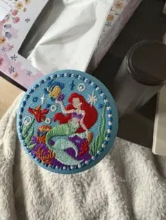 ディズニー 刺繍缶バッジ リトルマーメイド アリエル