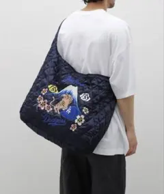 インフィルダーデザイン　MLB スカジャン風 刺繍キルティングバッグ　紺　大谷のサムネイル