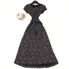 ★未使用級　ローラアシュレイ　ロングワンピース　花柄　伸縮　黒　Ｓ　M