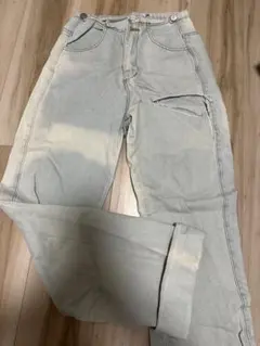 薄いグレー デニムジーンズ ジッパーポケット付き