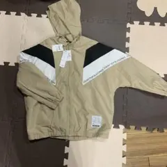 お値下げ、新品ベージュ フード付き ジャケット 130サイズ