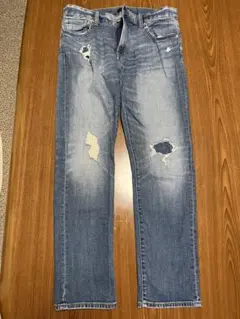 ユニクロ ダメージデニム ライトブルー ストレート