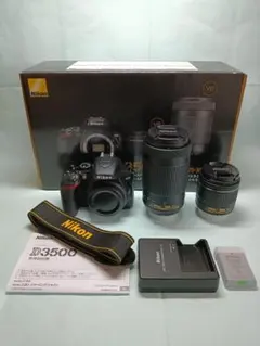超美品 シャッター数少 Nikon D3500　ダブルズームキットのサムネイル