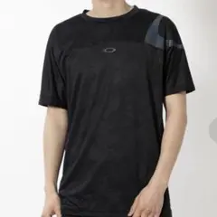 美品★オークリー スポーツウエア メンズTシャツ ランニング 陸上 サッカーのサムネイル