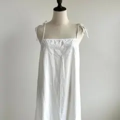 エイチアンドエム/M/白/キャミソールワンピース/リボン/肩紐調整/カジュアル