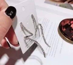 【新品】クリスタル シルバー ピアス ツイスト ロングピアス