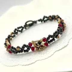 アンティーク調　　ハンドメイドのビーズブレスレット