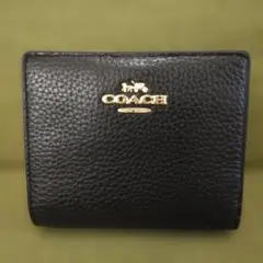 【新品】コーチ 二つ折り財布 エンボス ブラック C7353 COACH COACH コーチブラックレザー 二つ折り財布 エンボス加工 ブラック