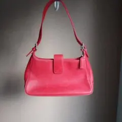 COACH レッド ショルダーバッグ