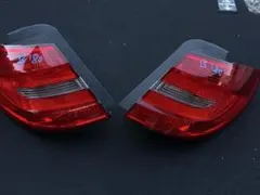 Mercedes-Benz 246 B180 純正 テールランプ 左右セット - メルカリ
