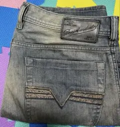 【お値引き】DIESEL INDUSTRY デニムパンツ ボタンフライ