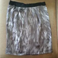 BANANA REPUBLIC シルク100%グレーマーブル柄スカート