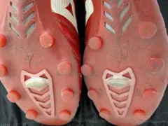 MIZUNO soccer shoes, cleats, red, size 25.5, used.