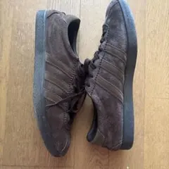 adidas タバコ　ブラウン