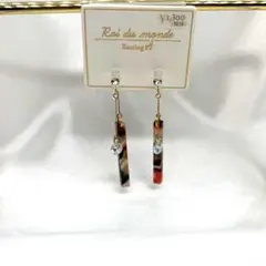 揺れるマーブルスティック イヤリング