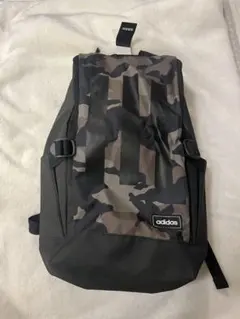adidas バックパック カモフラ x ブラック
