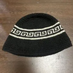 編み込みニット帽 黒と白のストライプ