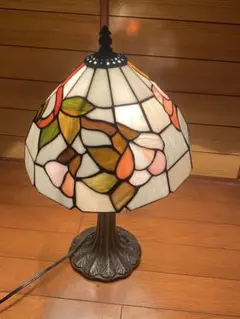 やわらかな灯りのステンドグラスランプ｜花模様 ヴィンテージ