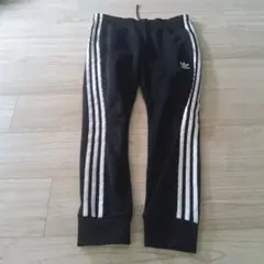 adidas 3本ライン ブラックジャージパンツ