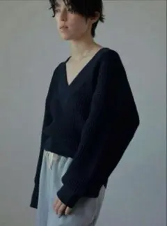 ETRE TOKYO Vネックニット 長袖 紺 F