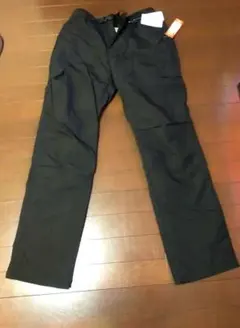 新品未使用　IGNIOカーゴパンツ　防寒発熱