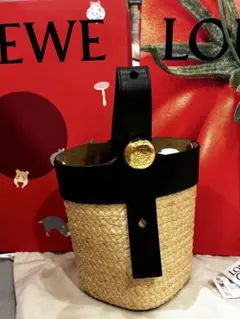 極美品　ロエベ ペブル バケット ミニ　ラフィアのサムネイル