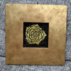 バラの刺繍 木製フレーム（ハンドメイド）