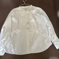 GU ホワイト　ブラウス