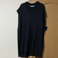 グローバルワーク　Vネックベスト