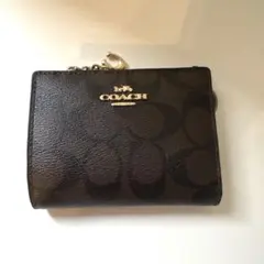 COACH 二つ折り財布のサムネイル