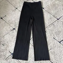 PLEATS PLEASE ストレートパンツ BASICS - メルカリ