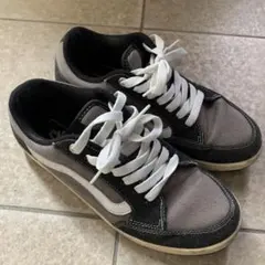 Item thumbnail for item 457121ff-68ed-4c36-82aa-ec64085a60ed