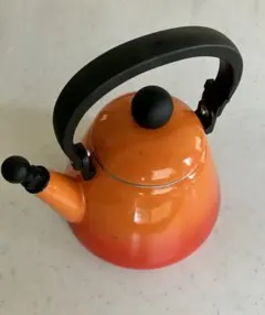 LE CREUSET オレンジケトル1.6L - メルカリ
