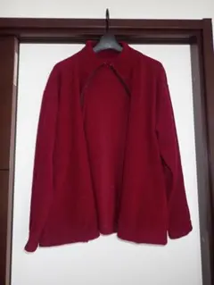 フリースジャケット　前開き上着　　ワインレッド色　Mサイズ