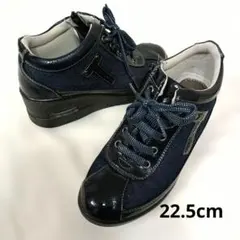 美品 アシックス　旅日和　ブラック×デニムジッパー付きスニーカー　22.5cm