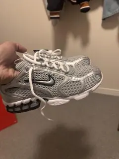 Nike シルバー ランニングシューズ