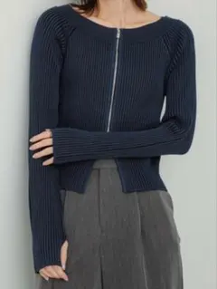 オフショルダージップセーター