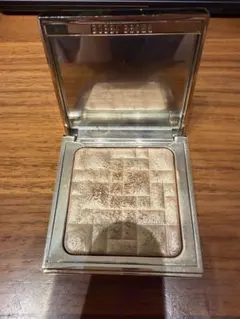 BOBBI BROWN ハイライティングパウダー L01ムーングロウのサムネイル