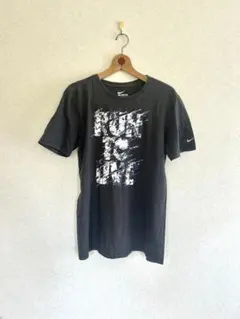 Nike ダークグレー Tシャツ