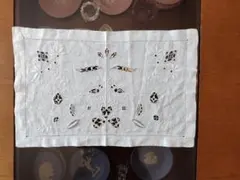 刺繍入りリネンテーブルクロスビンテージ