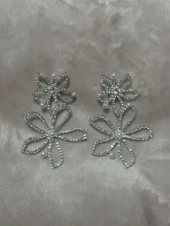 エリザベスバウアー風　シルバー　ピアス　ウェディング